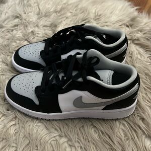 Air Jordan 1 Low GS - bought from GOAT, can include confirmation of proof